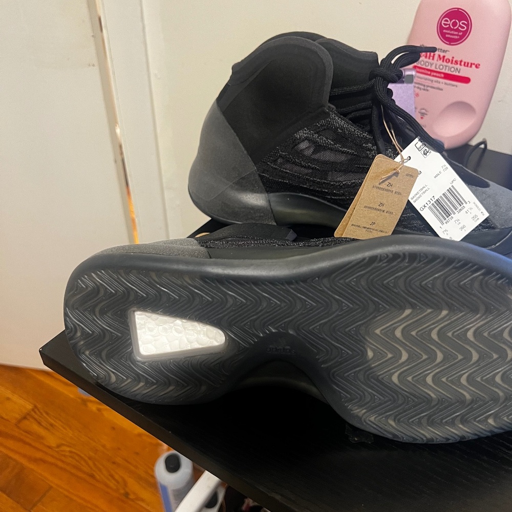 Yeezy QNTM